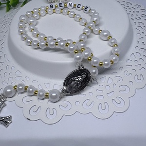  Egyedi gyöngyös rózsafüzér � személyre szabható névvel ???? - ékszer - nyaklánc - monogram & névnyaklánc - Meska.hu