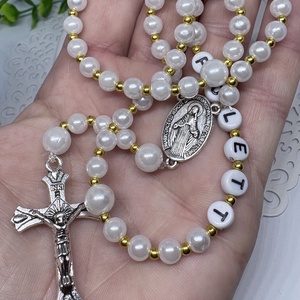  Egyedi gyöngyös rózsafüzér � személyre szabható névvel ????, Ékszer, Nyaklánc, Monogram & Névnyaklánc, Ékszerkészítés, Gyöngyfűzés, gyöngyhímzés, MESKA