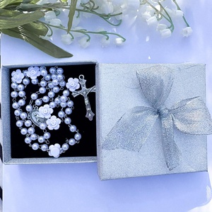 Rózsás Hófehér Rózsafüzér � Egyedi Kísérőkártyával és Díszdobozban - Meska.hu