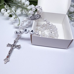 Névre szóló hófehér teklagyöngy rózsafüzér – Egyedi ajándék keresztelőre, elsőáldozásra, Otthon & Életmód, Vallás, Lánc & Füzér, Ékszerkészítés, Gyöngyfűzés, gyöngyhímzés, Szeretettel köszöntelek az oldalamon!
Ez a selymes fényű, hófehér teklagyöngyökből készült rózsafüz..., MESKA