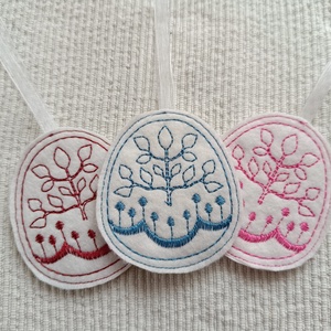 Hímzett húsvéti tojások - otthon & életmód - dekoráció - fali és függő dekoráció - függődísz - Meska.hu