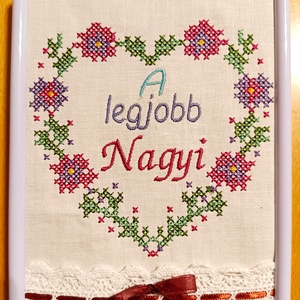 Anyák napi ajándék Legjobb Anya! Legjobb Nagyi! hímzett kép - otthon & életmód - dekoráció - fali és függő dekoráció - falra akasztható dekor - Meska.hu