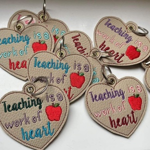 Pedagógusoknak ajándék kulcstartó  - táska & tok - kulcstartó & táskadísz - táskaakasztó - Meska.hu