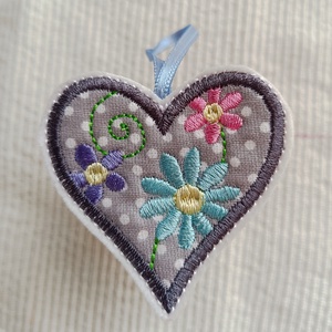 Hímzett szívek, Otthon & Életmód, Dekoráció, Fali és függő dekoráció, Falra akasztható dekor, Hímzés, MESKA