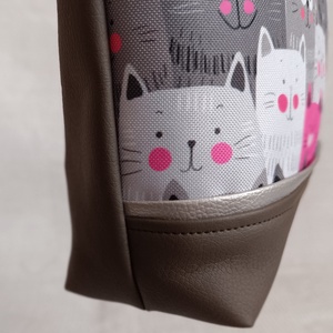 Szürke cicamintás női válltáska, crossbody, kistáska - táska & tok - kézitáska & válltáska - vállon átvethető táska - Meska.hu