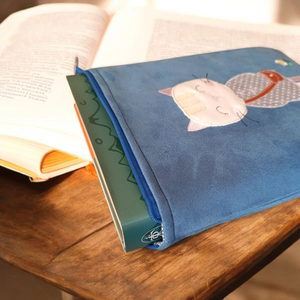 Hímzett cicalányos könyvtok/tablettok - táska & tok - ebook & tablet tok - Meska.hu