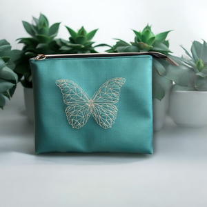 Hímzett textilbőr neszeszer / cipzáras tok, Táska & Tok, Neszesszer, Varrás, Hímzés, MESKA