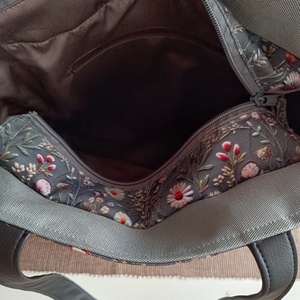 Szürke virágos válltáska  - táska & tok - kézitáska & válltáska - válltáska - Meska.hu