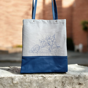 Virágos tornacipő hímzett kék válltáska, Táska & Tok, Bevásárlás & Shopper táska, Shopper, textiltáska, szatyor, Varrás, Hímzés, MESKA