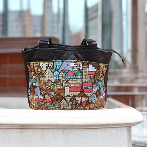 Barna városmintás női válltáska, Táska & Tok, Kézitáska & válltáska, Válltáska, Varrás, Csoki barna steppelt textilbőr és digitálisan nyomtatott vízálló poliészterből készült, mindannapi ..., MESKA