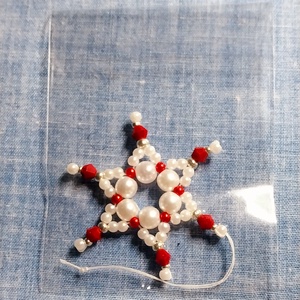 Karácsonyi gyöngy csillag 1, Karácsony, Karácsonyi lakásdekoráció, Karácsonyfadíszek, Gyöngyfűzés, gyöngyhímzés, MESKA