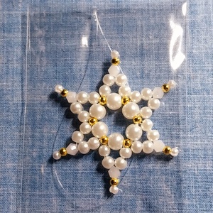 Karácsonyi gyöngy csillag 4, Karácsony, Karácsonyi lakásdekoráció, Karácsonyfadíszek, Gyöngyfűzés, gyöngyhímzés, MESKA