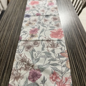 Pasztellvirágos asztalterítő - Meska.hu