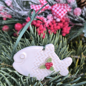 Kerámia karácsonyfadísz halacska - karácsony - karácsonyi lakásdekoráció - karácsonyfadíszek - Meska.hu