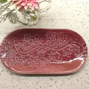 Ovális kínálótál csipke virágos - művészet - szobor - kerámia - Meska.hu