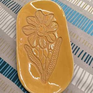 Ovális kínálótál csipke virágos - művészet - szobor - kerámia - Meska.hu