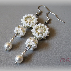 Fehér - ezüst gyöngy fülbevaló  - ékszer - fülbevaló - lógó fülbevaló - Meska.hu