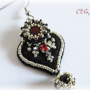 Piros - fekete - ezüst fülbevaló Swarovski kristályokkal - ékszer - fülbevaló - lógó csepp fülbevaló - Meska.hu