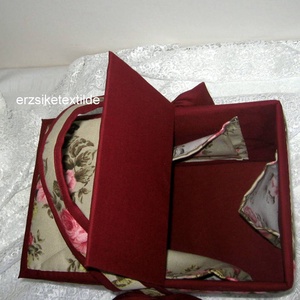 Varró- vagy kézimunka kosár bézs alapon rózsás -  - Meska.hu