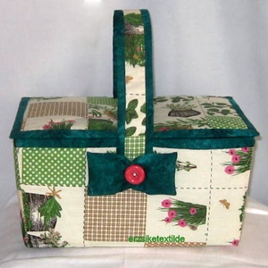 Kézimunka-  vagy  varróeszköztartó kosár  fűszer növényekkel dísztített anyagból (Varrókosár) - Meska.hu