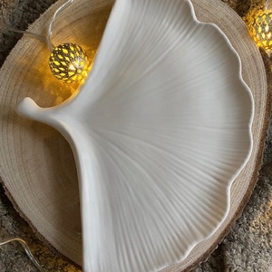 Ginkgo biloba levél - Ékszertartó kerámiadísz - kellékek & szerszámok - díszíthető tárgyak - kerámia - Meska.hu Ginkgo biloba levél - Ékszertartó kerámiadísz - kellékek & szerszámok - díszíthető tárgyak - kerámia - Meska.hu