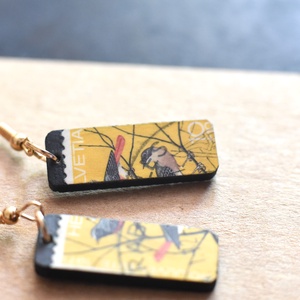 Sárga madár bélyeg fülbevaló - ékszer - fülbevaló - lógó fülbevaló - Meska.hu