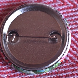 Mese bélyeg kitűző - ékszer - kitűző és bross - Meska.hu