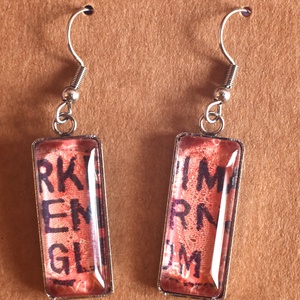 Piros feliratos bélyeg fülbevaló, Ékszer, Fülbevaló, Lógó fülbevaló, Ékszerkészítés, Papírművészet, MESKA