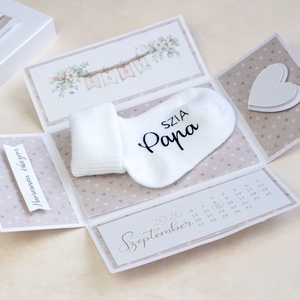Baba bejelentő zokni kis dobozban- szivecskés, Baba - mama, Babaemlékek, Bababejelentők, Decoupage, transzfer és szalvétatechnika, MESKA