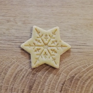 Hópihe csillagos Karácsonyi keksz, sütemény, mézeskalács kiszúró forma - otthon & életmód - konyhafelszerelés, tálalás - sütés, főzés - sütikiszúró - Meska.hu