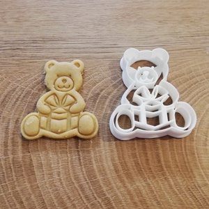 Maci Karácsonyi keksz, sütemény, mézeskalács kiszúró forma, Otthon & Életmód, Konyhafelszerelés, tálalás, Sütés, főzés, Sütikiszúró, Mézeskalácssütés, Mindenmás, MESKA