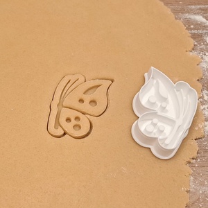 Akció Pillangó oldalról- Húsvéti sütemény kiszúró forma  - otthon & életmód - konyhafelszerelés, tálalás - sütés, főzés - sütikiszúró - Meska.hu