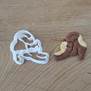 Nyújtózkodó cica kekszkiszúró, Otthon & Életmód, Konyhafelszerelés, tálalás, Sütés, főzés, Sütikiszúró, Mézeskalácssütés, Mindenmás, MESKA