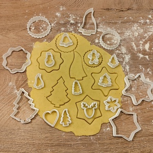 24 db-os Karácsonyi nagy linzer-, kekszkiszúró szett, Otthon & Életmód, Konyhafelszerelés, tálalás, Sütés, főzés, Sütikiszúró, Mézeskalácssütés, Mindenmás, MESKA