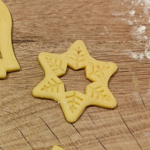 Hópihés 2. linzer-, kekszkiszúró - otthon & életmód - konyhafelszerelés, tálalás - sütés, főzés - sütikiszúró - Meska.hu