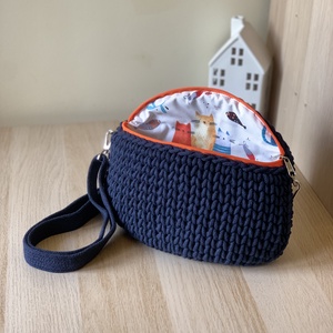 Övtasi / Crossbody táska, Táska & Tok, Kézitáska & válltáska, Vállon átvethető táska, Horgolás, Varrás, MESKA