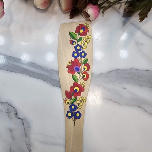 Matyó mintás gravírozott és festett fakanál - otthon & életmód - konyhafelszerelés, tálalás - sütés, főzés - fakanál & fakanáltartó - Meska.hu