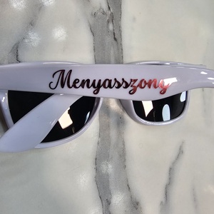 Lánybúcsús napszemüveg kiegészítő - Meska.hu
