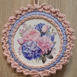 Virágos kopogtató, Otthon & Életmód, Dekoráció, Ajtó- és ablak dekoráció, Ablakmatrica, Horgolás, MESKA