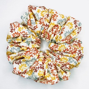 Színes apró leveles XXL scrunchie - Meska.hu