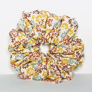 Színes apró leveles XXL scrunchie - ruha & divat - hajdísz & hajcsat - hajgumi - Meska.hu