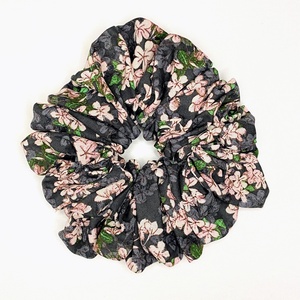 Cseresznyevirág XXL scrunchie - ruha & divat - hajdísz & hajcsat - hajgumi - Meska.hu