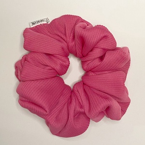 Kötött, magenta XXL scrunchie - Meska.hu