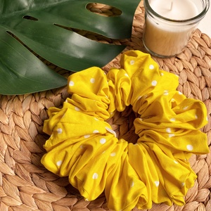 Napsárga, pöttyös XXL scrunchie - Meska.hu