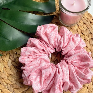 Rózsaszirmos XXL scrunchie - Meska.hu