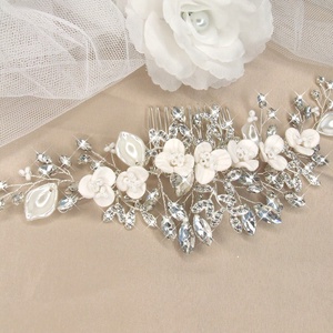 Virágos, strasszos, leveles - esküvő - hajdísz - fésűs hajdísz - Meska.hu