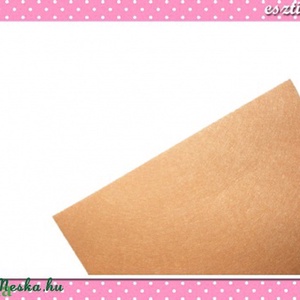 2 db Barkácsfilc 20x30 cm 1mm vastag tejeskávé, Kellékek & szerszámok, Méteráru, Filc, Mindenmás, MESKA