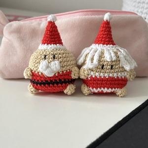 Horgolt chubby mikulás és mikulásné amigurumi figurák - egy pár - karácsony - karácsonyi lakásdekoráció - karácsonyfadíszek - Meska.hu