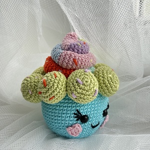 Amigurumi Cupcake Figura � Kézzel Készült, Egyedi és Cuki, pamut fonalból - játék & sport - plüssállat & játékfigura - más figura - Meska.hu