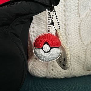 Horgolt Pokélabda kulcstartó  kézzel készült amigurumi, választható lánccal - Meska.hu
